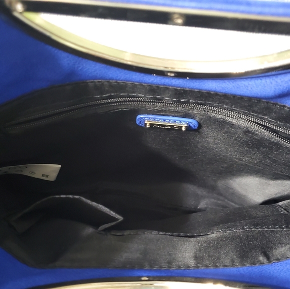 Handbag - Picture 2 of 3